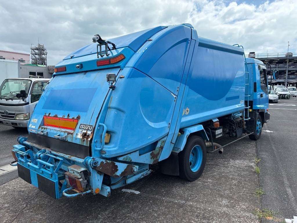 2007 Isuzu Forward Jinkaisha auction photo 2
