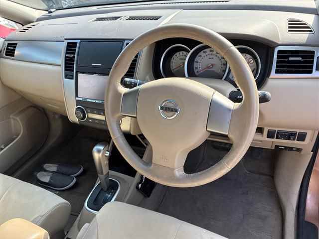 2010 Nissan ティーダ 15G auction photo 3