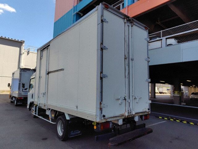 2013 Isuzu Elf Panel van auction photo 2