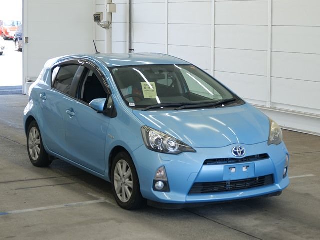 2013 Toyota Aqua S Japan auction vehicle