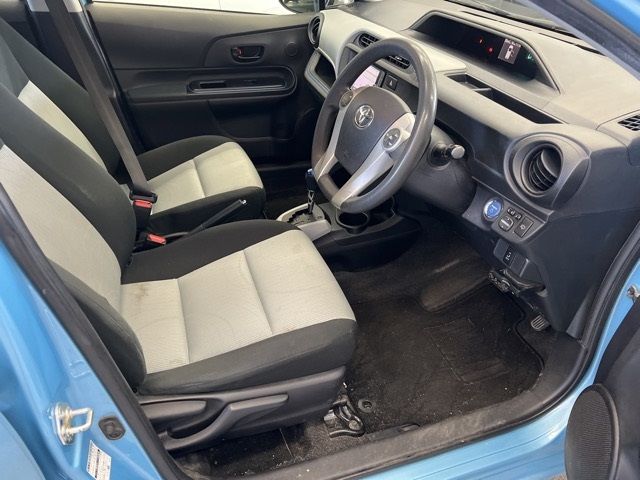 2013 Toyota Aqua S auction photo 4