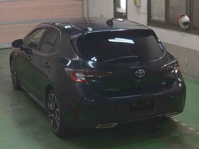 2019 Toyota Corolla Sport ハイブリッドG Z auction photo 2