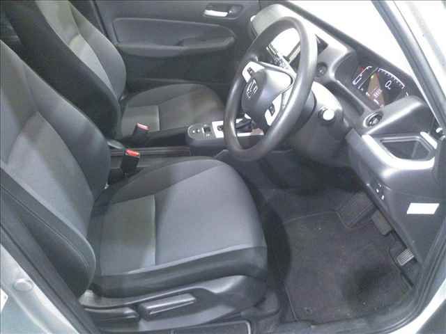2022 Honda Fit 4WD ベーシック auction photo 4