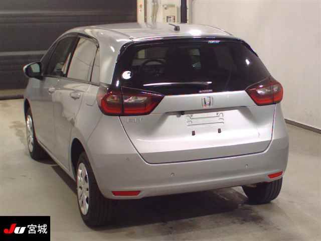 2022 Honda Fit 4WD ベーシック auction photo 2