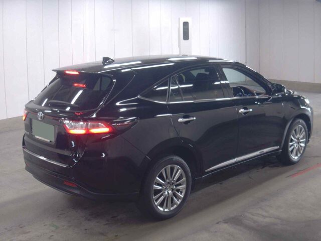 2019 Toyota Harrier progress auction photo 5