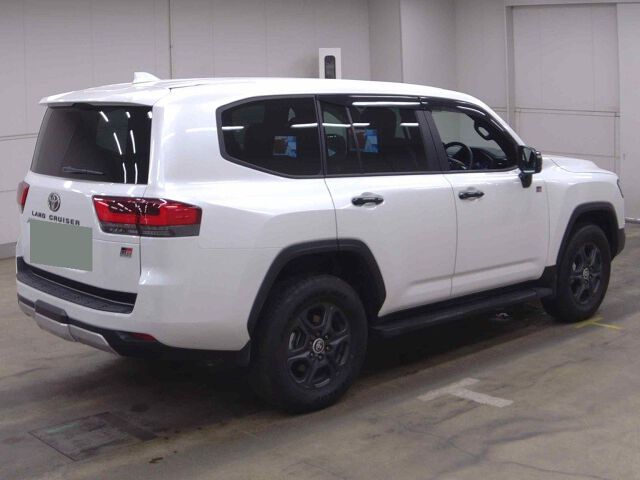 2025 Toyota Land Cruiser GR Sport 4WD auction photo 5