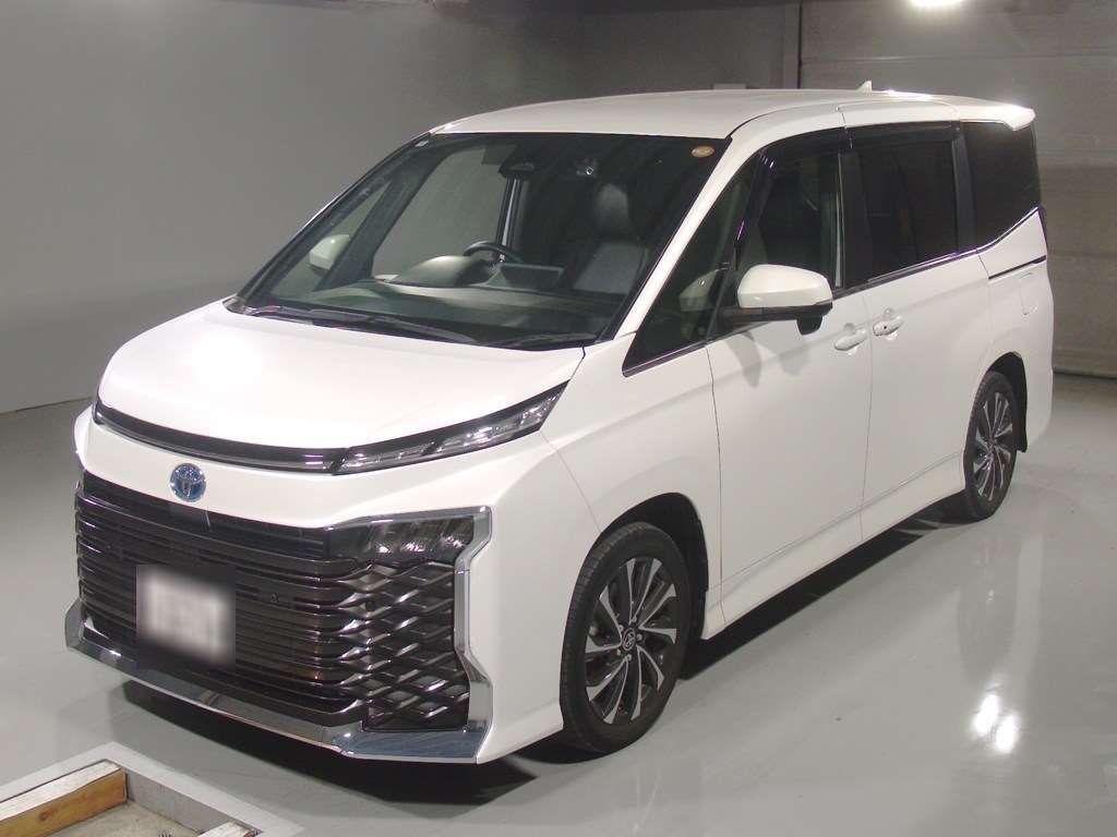 Japan Auction Vehicles 4 2022 Toyota Voxy ハイブリッドS-Z auction photo