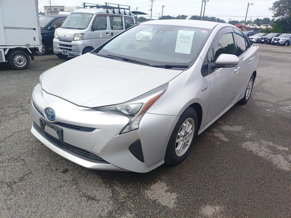 Japan Auction Vehicles 31 2017 Toyota Prius auction photo