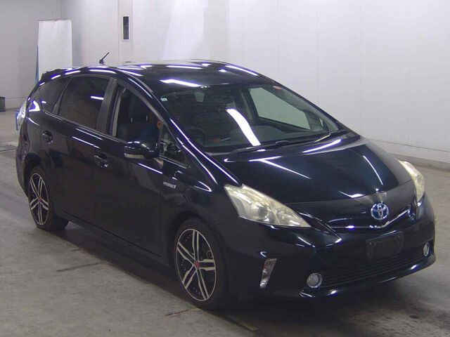 2013 Toyota Prius Alpha S Lセレクション Japan auction vehicle