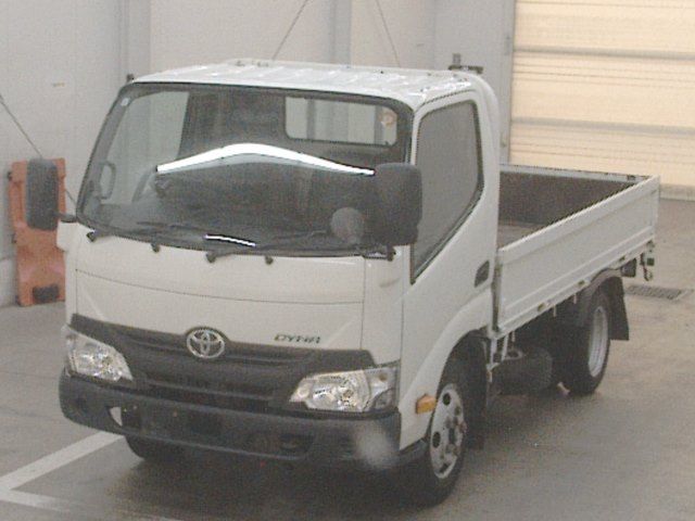 Japan Auction Vehicles 10 2019 Toyota Dyna Flatbed auction photo