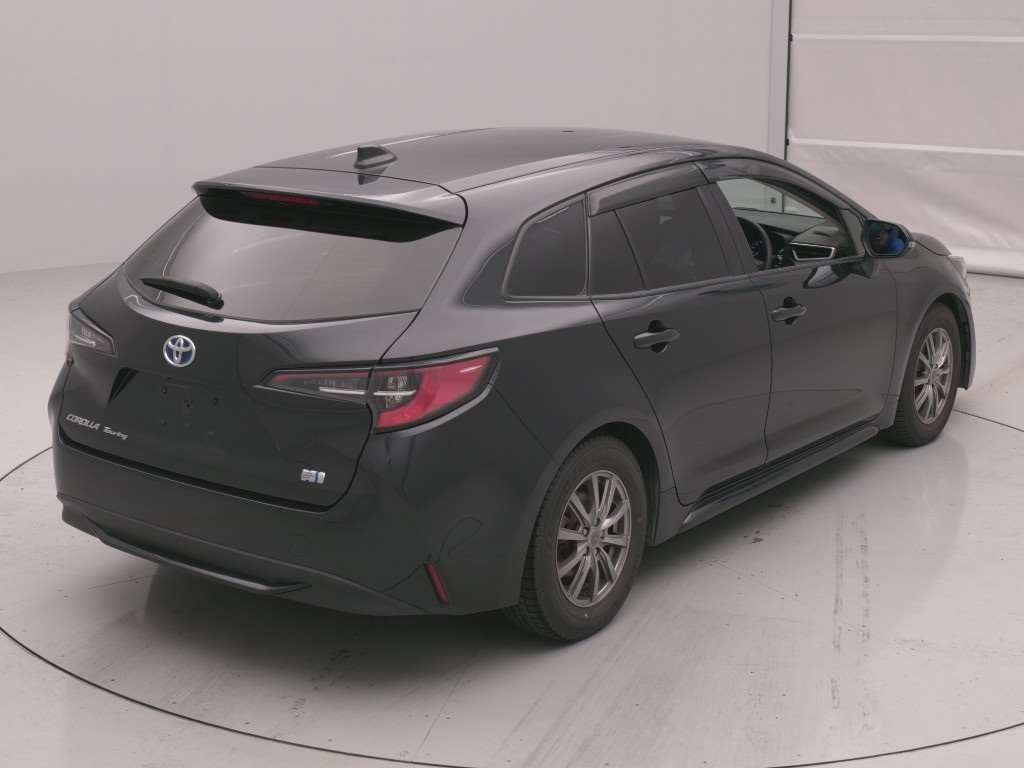 2021 Toyota Corolla Touring ハイブリッド G-X auction photo 2