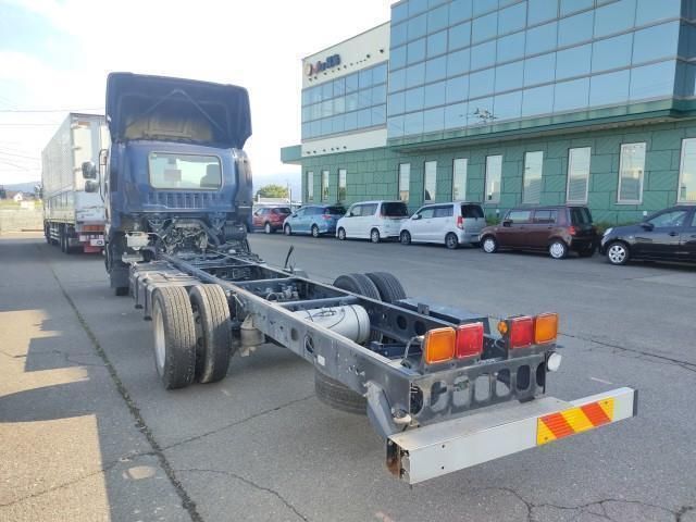 2012 Isuzu Forward chassis auction photo 2