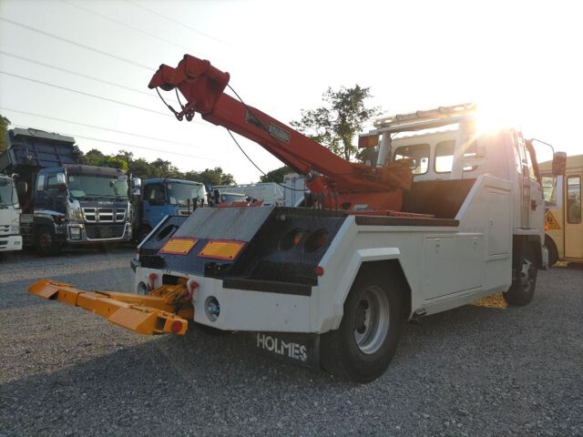 2021 Isuzu Forward Tow truck auction photo 5