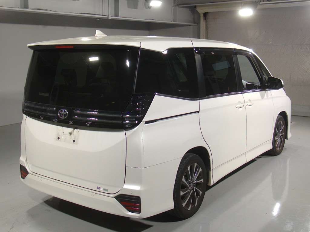 2023 Toyota Voxy S-Z auction photo 2