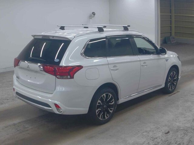 2015 Mitsubishi Outlander PHEV G Safety Package 4WD auction photo 5