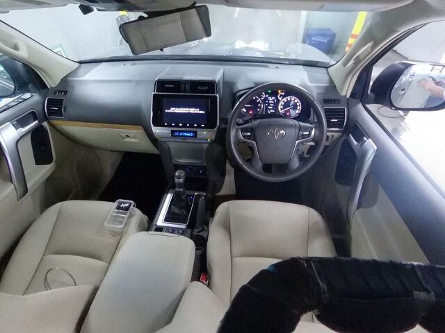 2023 Toyota Land Cruiser Prado TX L-PマットブラE 4WD auction photo 3