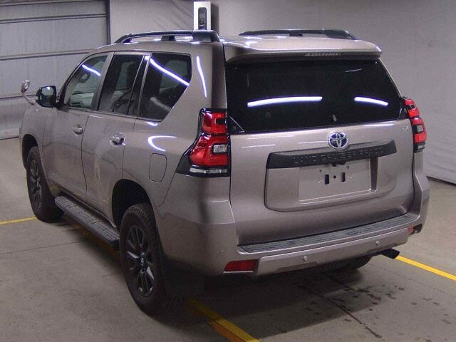 2023 Toyota Land Cruiser Prado TX L-PマットブラE 4WD auction photo 2