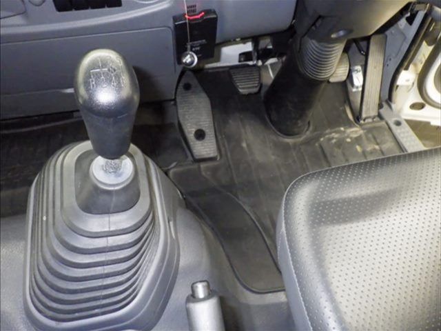 2017 Isuzu Forward Van auction photo 8