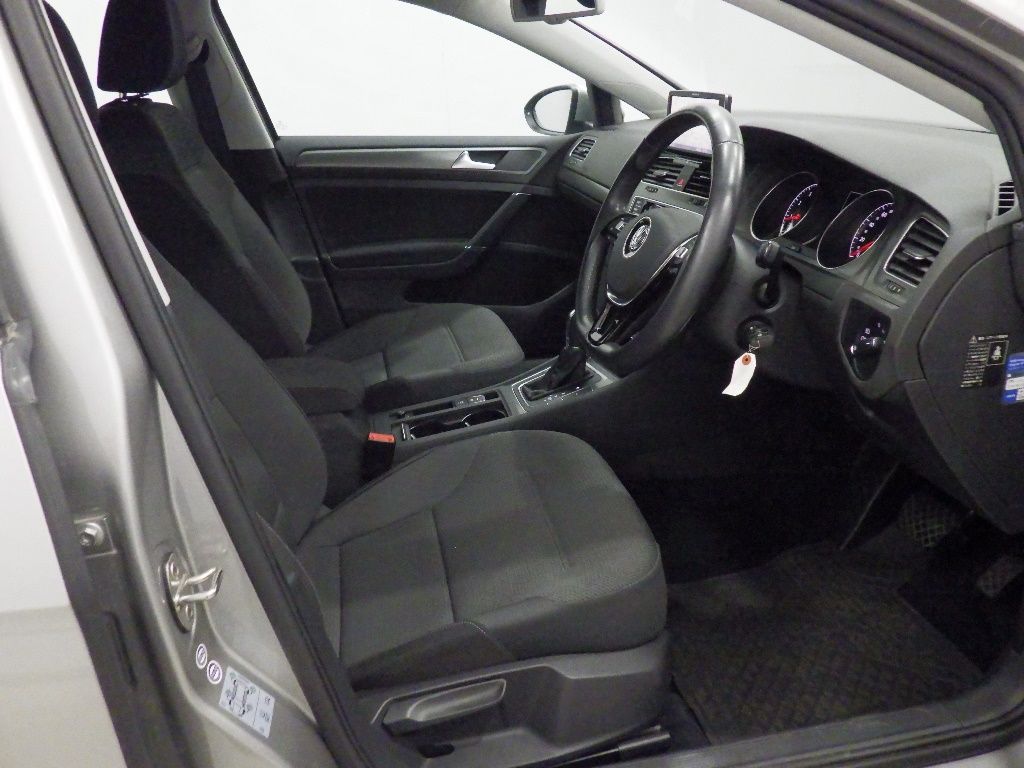 2013 Volkswagen ゴルフ 5HB TSIコンフォートラインBMT auction photo 6