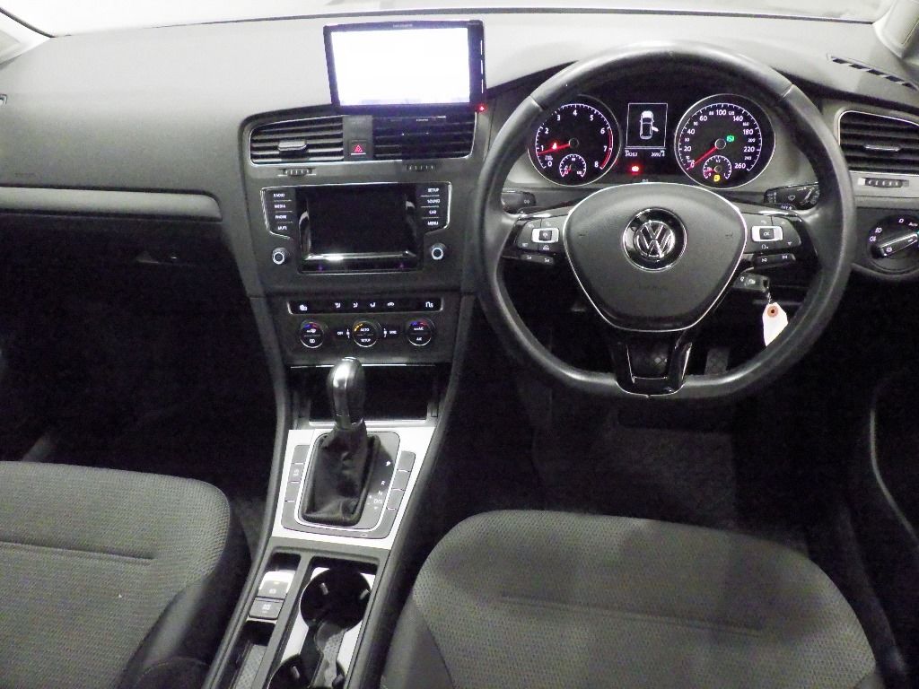 2013 Volkswagen ゴルフ 5HB TSIコンフォートラインBMT auction photo 3
