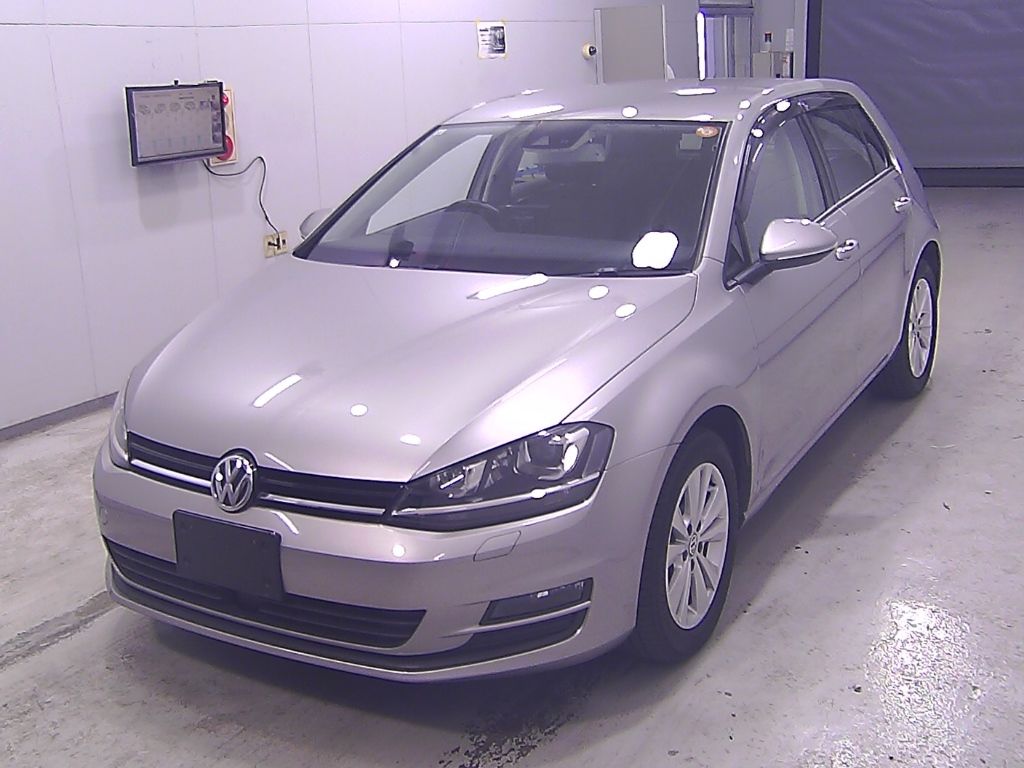 2013 Volkswagen ゴルフ 5HB TSIコンフォートラインBMT auction photo 4
