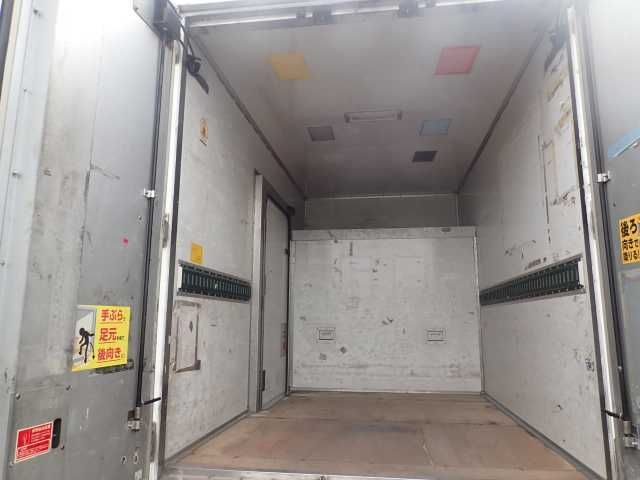 2010 Isuzu Elf 2.0t パネルバン 冷凍機付 4WD auction photo 6