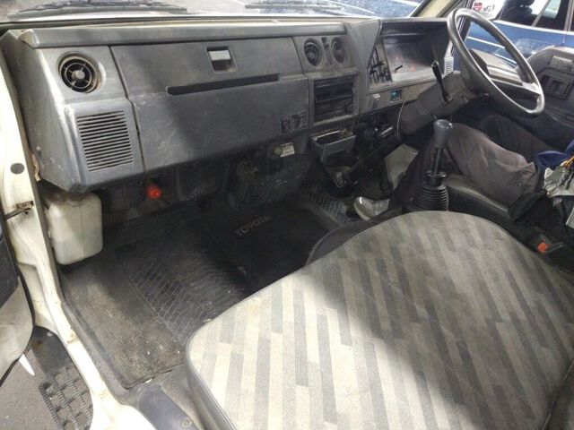 1995 Toyota Hiace auction photo 6
