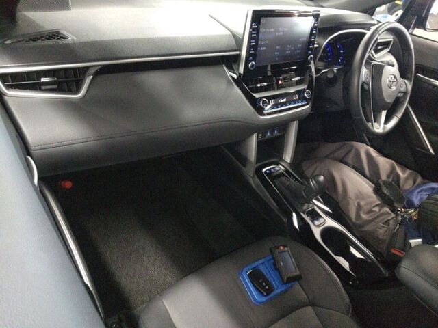 2021 Toyota Corolla Cross ハイブリッドZ auction photo 3