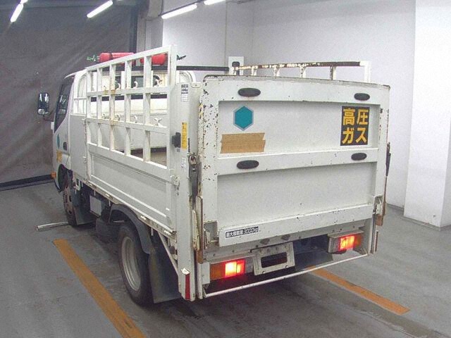 2013 Toyota Dyna フルジャストロー auction photo 2