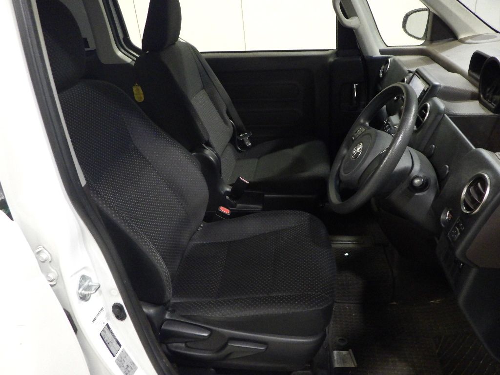 2014 Toyota Spade F Jack auction photo 6