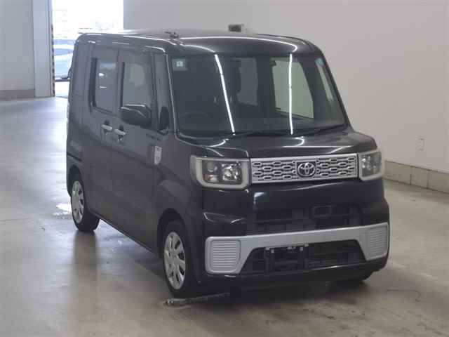 2016 Toyota ピクシスメガ D SA Japan auction vehicle