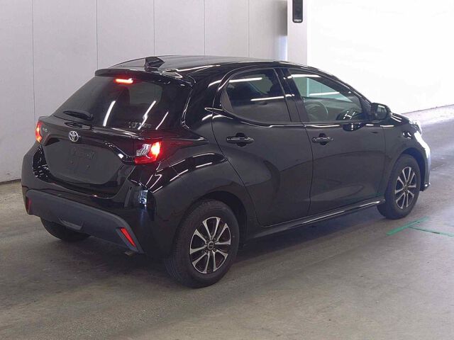 2023 Toyota Yaris G 4WD auction photo 5