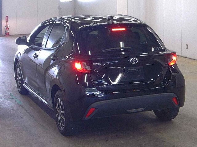 2023 Toyota Yaris G 4WD auction photo 2