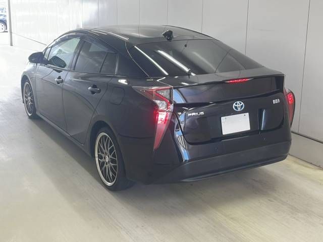 2016 Toyota Prius A auction photo 3
