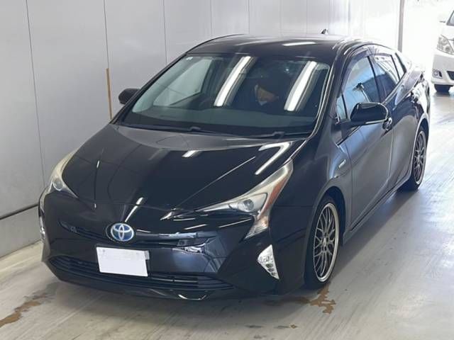 Japan Auction Vehicles 8 2016 Toyota Prius A auction photo