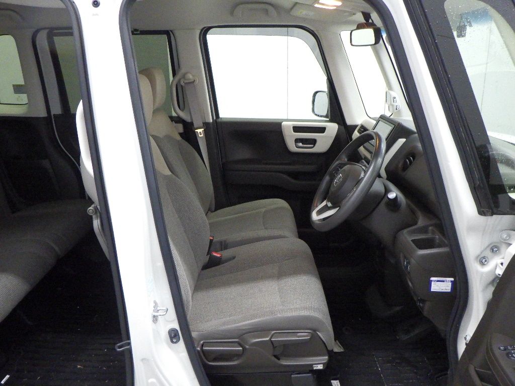2023 Honda N-BOX L auction photo 6