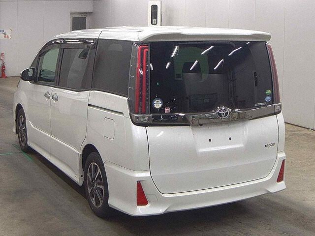 2018 Toyota Noah SI WXB auction photo 2