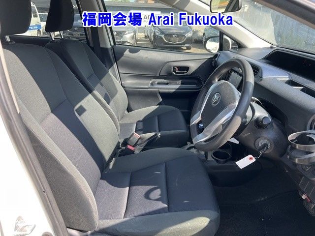 2017 Toyota Aqua S auction photo 6