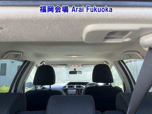 2017 Toyota Aqua S auction photo 8