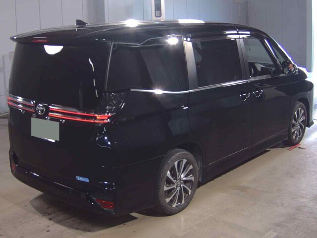 2022 Toyota Voxy S-Z auction photo 5