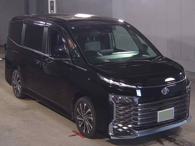 2022 Toyota Voxy S-Z Japan auction vehicle