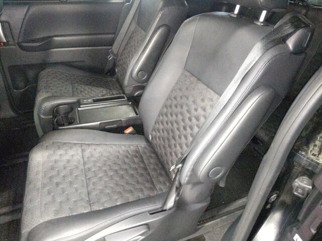2022 Toyota Voxy S-Z auction photo 6