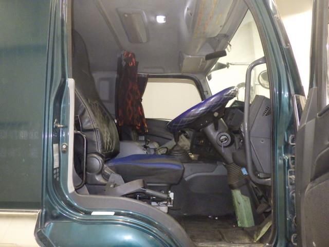 2017 Isuzu dump auction photo 5