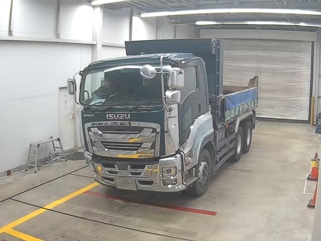 Japan Auction Vehicles 10 2017 Isuzu dump auction photo