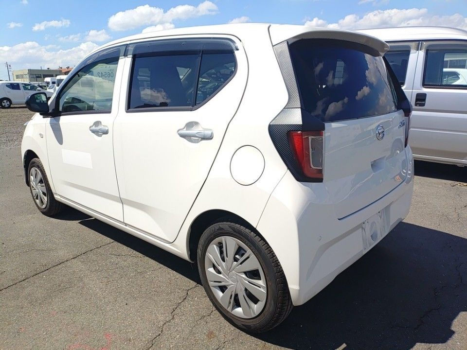 2021 Daihatsu Mira e:S auction photo 6