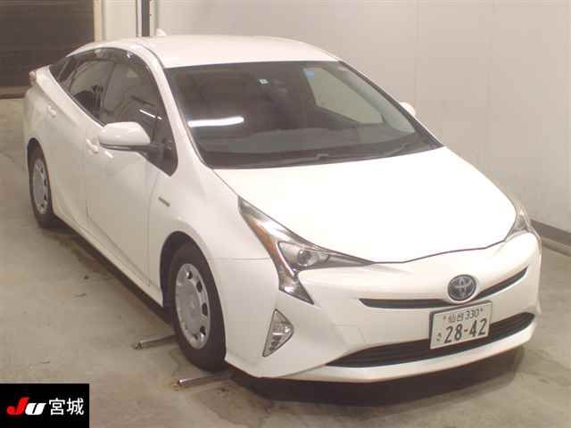 2016 Toyota Prius S Japan auction vehicle