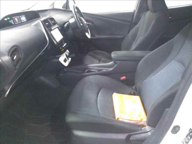 2016 Toyota Prius S auction photo 3