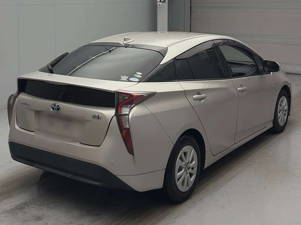 2016 Toyota Prius S auction photo 2