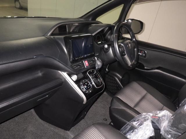 2020 Toyota ヴォクシー ZS キラメキ2 auction photo 2