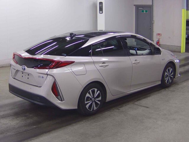 2018 Toyota Prius PHEV SナビPセフティプラス auction photo 5
